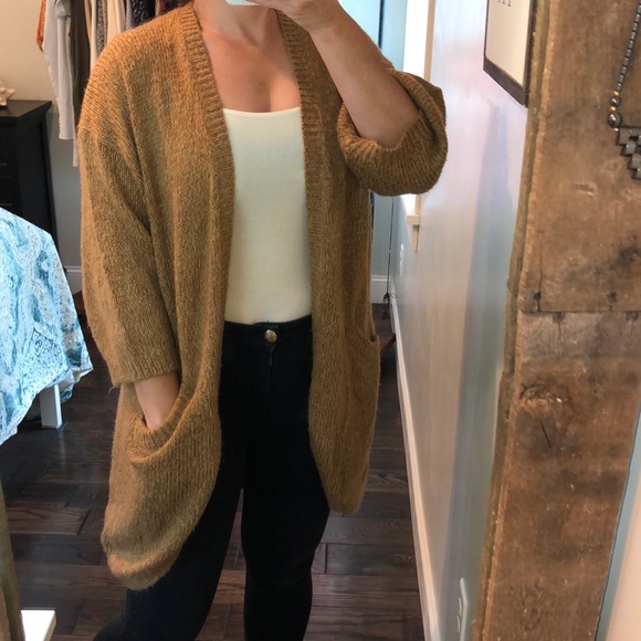 H&M Sweaters - H&M small oversized gorgeous knit cozy cardigan